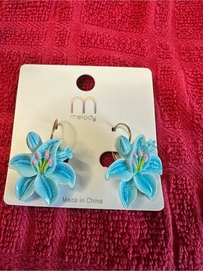 Melody Blue Floral Drop Earrings - Blue Flower Design
